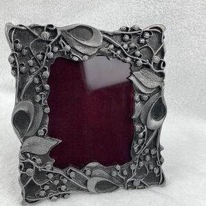 Metzke VTG 1984 Pewter Bell Floral Vine Photo Frame 5.5” x 5”